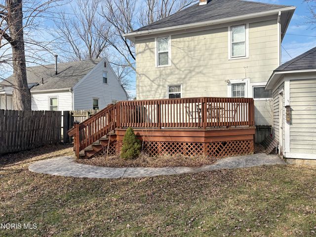 136 E Leroy Avenue, Bowling Green, OH 43402