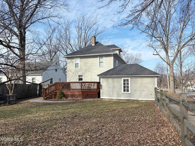 136 E Leroy Avenue, Bowling Green, OH 43402