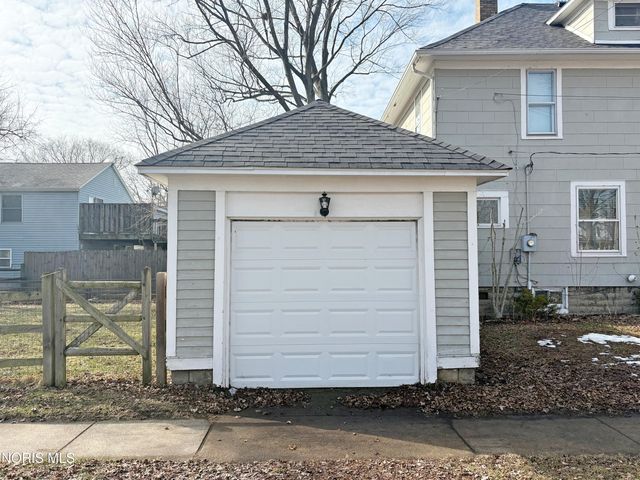 136 E Leroy Avenue, Bowling Green, OH 43402