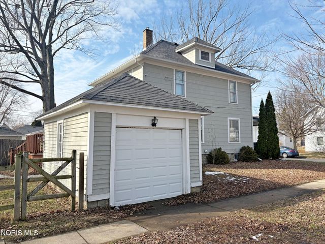 136 E Leroy Avenue, Bowling Green, OH 43402