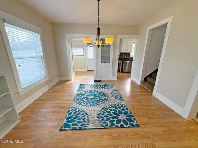 136 E Leroy Avenue, Bowling Green, OH 43402