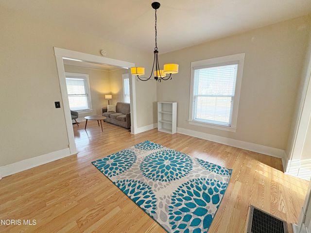 136 E Leroy Avenue, Bowling Green, OH 43402