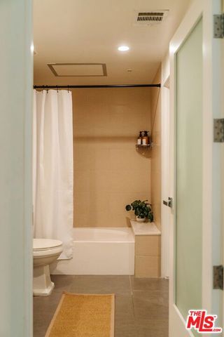 939 S Broadway 404, Los Angeles, CA 90015