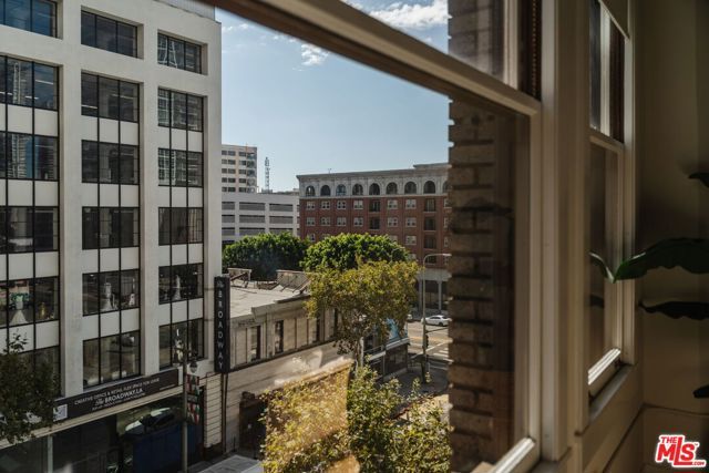 939 S Broadway 404, Los Angeles, CA 90015