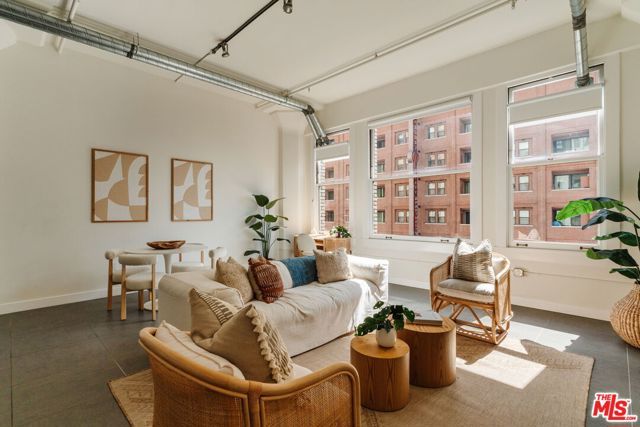 939 S Broadway 404, Los Angeles, CA 90015