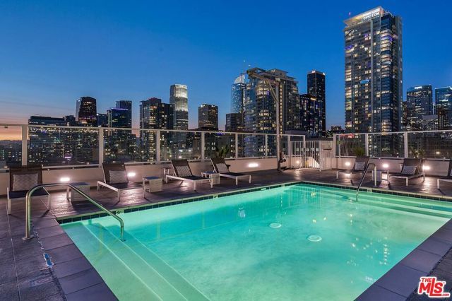 939 S Broadway 404, Los Angeles, CA 90015