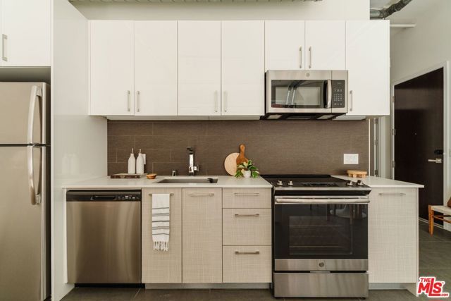 939 S Broadway 404, Los Angeles, CA 90015