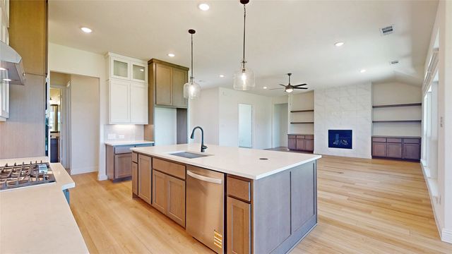 1099 Paradise Parkway, Poolville, TX 76487