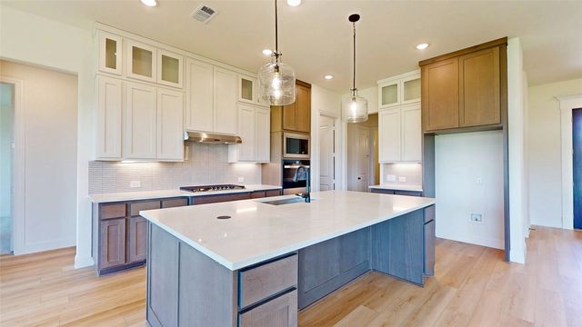 1099 Paradise Parkway, Poolville, TX 76487