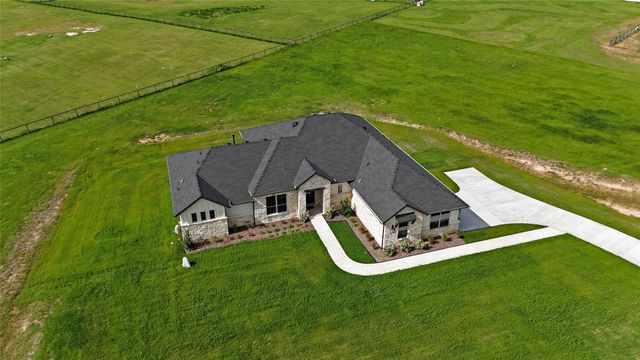 1099 Paradise Parkway, Poolville, TX 76487