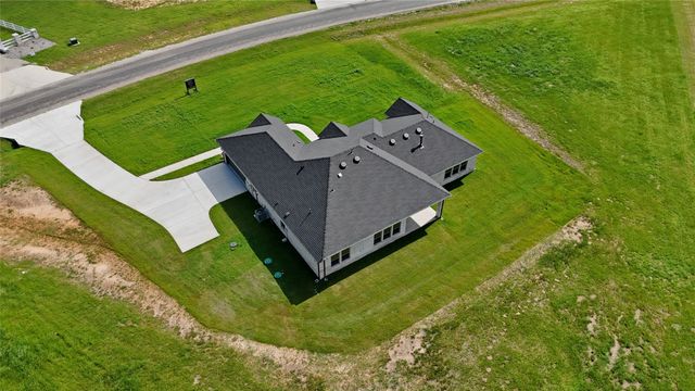1099 Paradise Parkway, Poolville, TX 76487