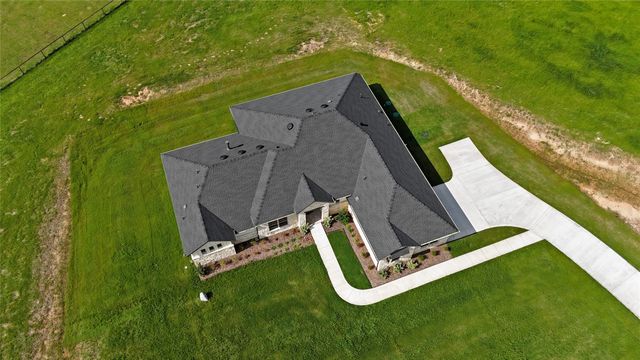 1099 Paradise Parkway, Poolville, TX 76487
