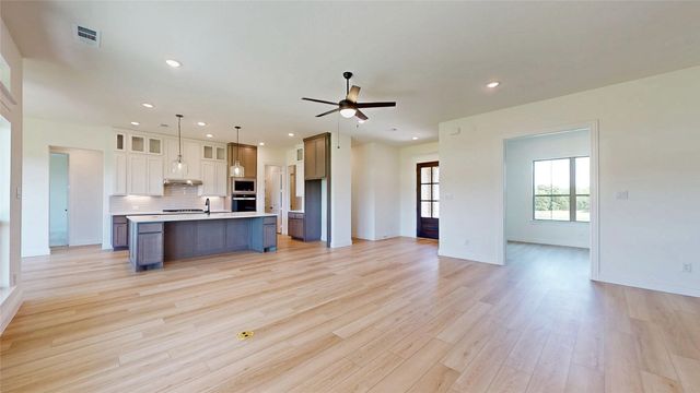 1099 Paradise Parkway, Poolville, TX 76487