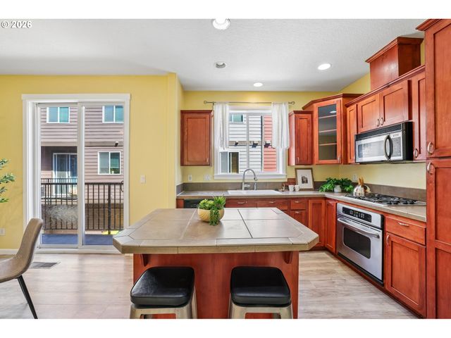 16236 Sw GAGE Ln, Beaverton, OR 97006