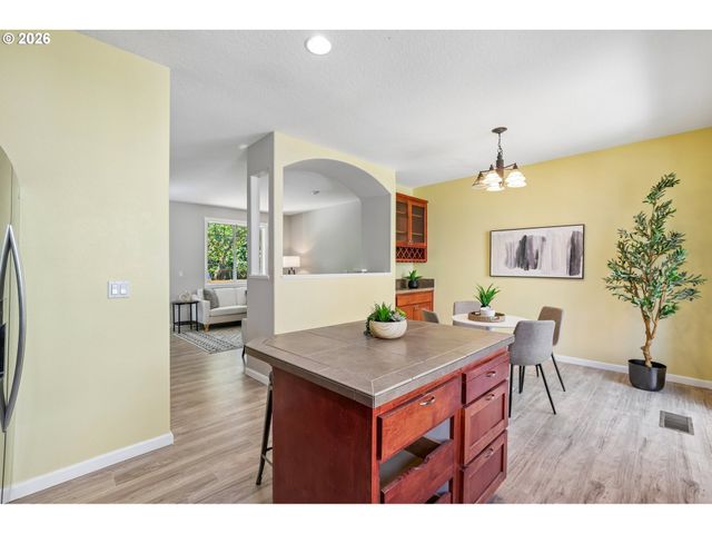 16236 Sw GAGE Ln, Beaverton, OR 97006