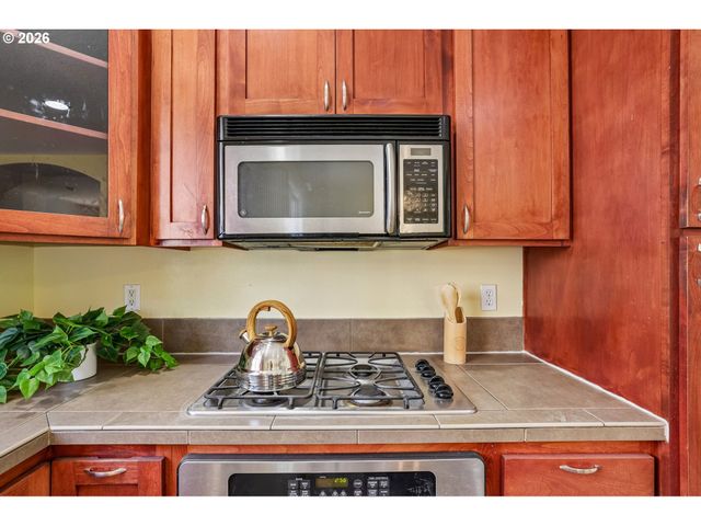 16236 Sw GAGE Ln, Beaverton, OR 97006