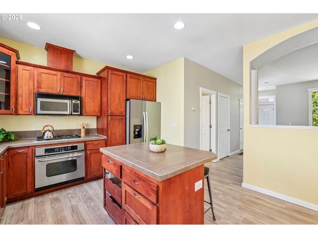 16236 Sw GAGE Ln, Beaverton, OR 97006