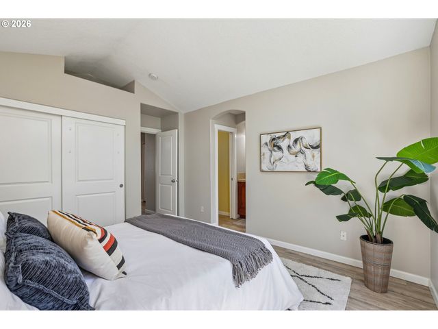 16236 Sw GAGE Ln, Beaverton, OR 97006