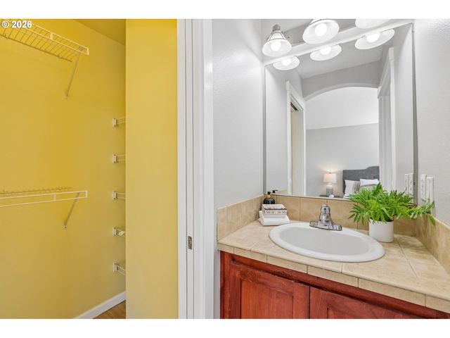 16236 Sw GAGE Ln, Beaverton, OR 97006