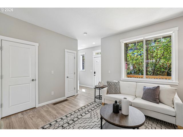 16236 Sw GAGE Ln, Beaverton, OR 97006