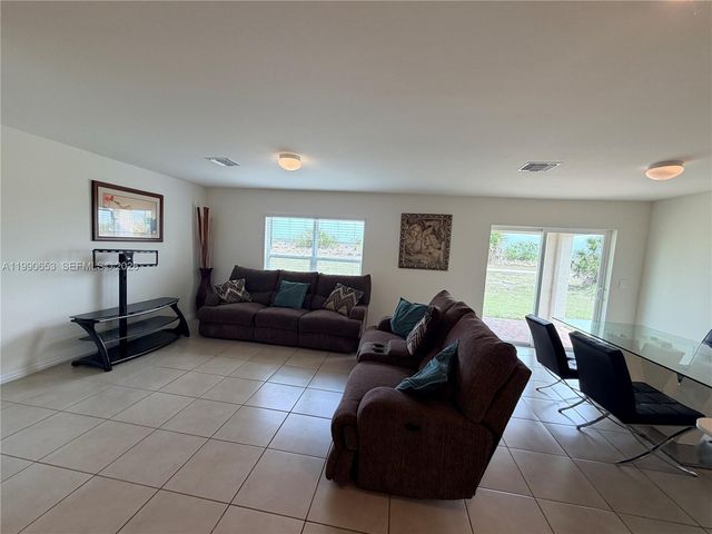 513 Ella Jean PL, La Belle, FL 33935