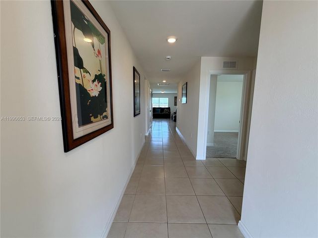 513 Ella Jean PL, La Belle, FL 33935