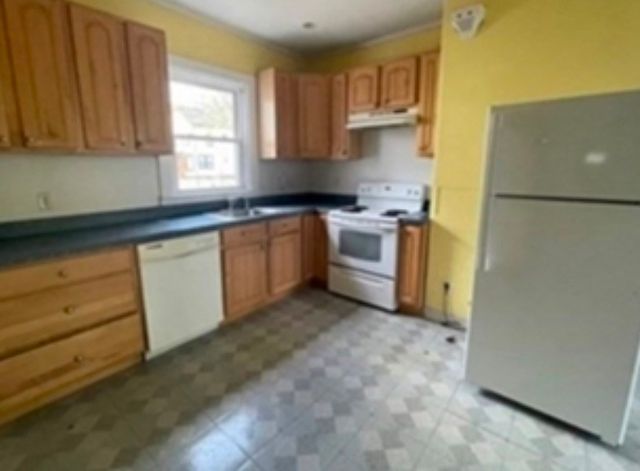 84 Walker St 1, Newton, MA 02460
