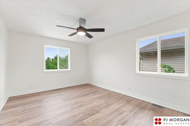 5614 S 48 Street, Omaha, NE 68117
