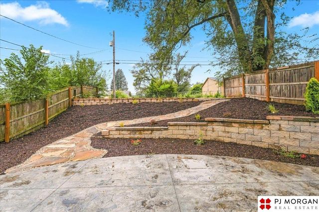 5614 S 48 Street, Omaha, NE 68117