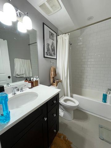 3138 N Seminary Avenue 2A, Chicago, IL 60657