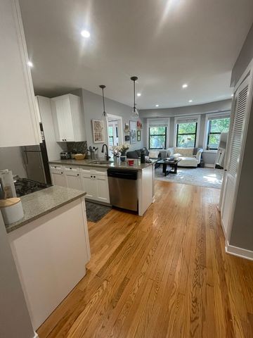 3138 N Seminary Avenue 2A, Chicago, IL 60657