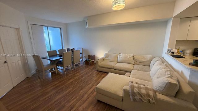735 SW 148 AVE 1711, Sunrise, FL 33325
