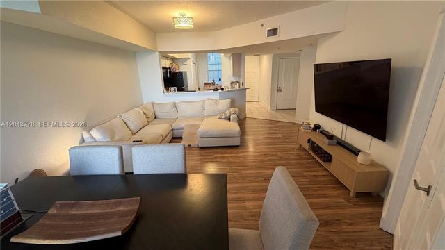 735 SW 148 AVE 1711, Sunrise, FL 33325