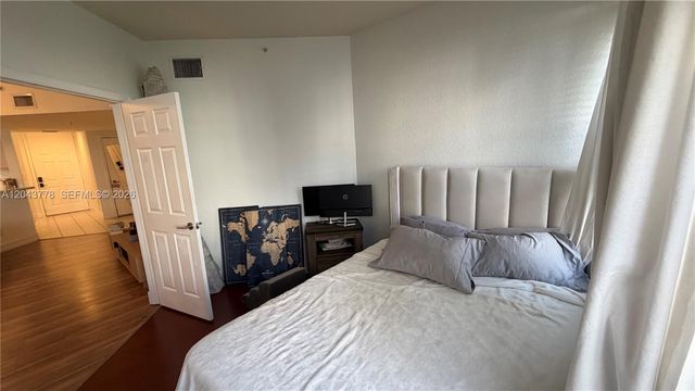 735 SW 148 AVE 1711, Sunrise, FL 33325