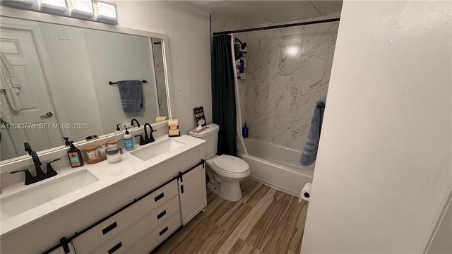 735 SW 148 AVE 1711, Sunrise, FL 33325