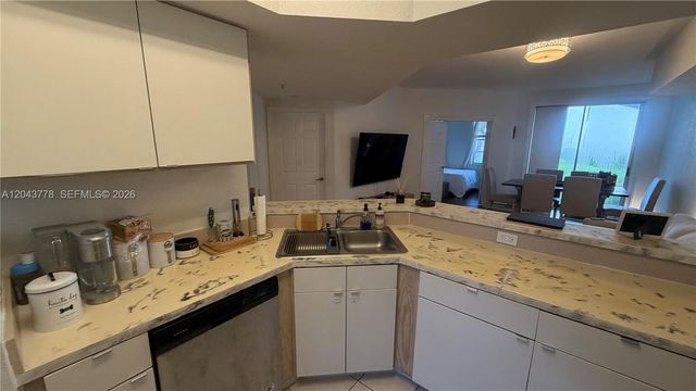 735 SW 148 AVE 1711, Sunrise, FL 33325