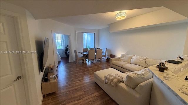 735 SW 148 AVE 1711, Sunrise, FL 33325