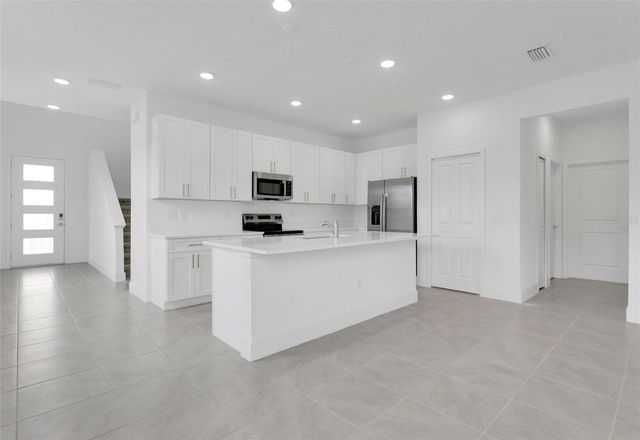 292 ELENA LAVIN CIRCLE, Orlando, FL 32807