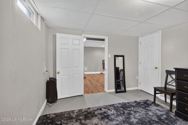 9914 Prairie Dr, Louisville, KY 40272