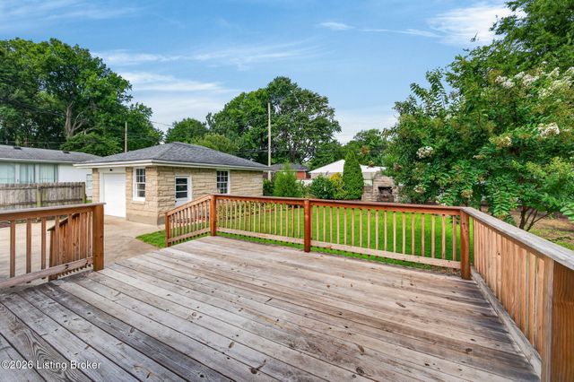 9914 Prairie Dr, Louisville, KY 40272