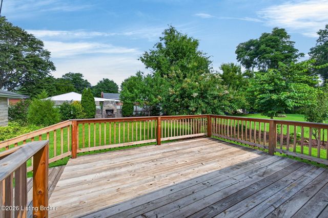 9914 Prairie Dr, Louisville, KY 40272