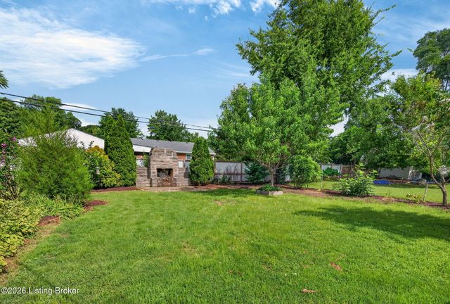 9914 Prairie Dr, Louisville, KY 40272