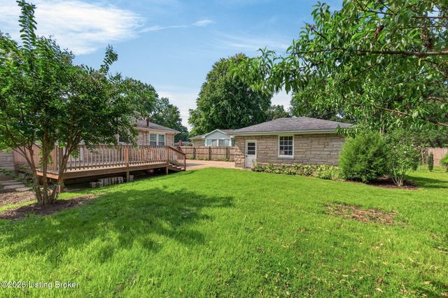 9914 Prairie Dr, Louisville, KY 40272
