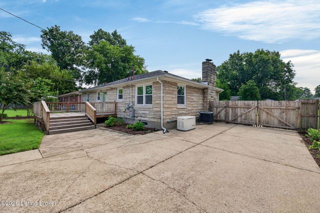 9914 Prairie Dr, Louisville, KY 40272
