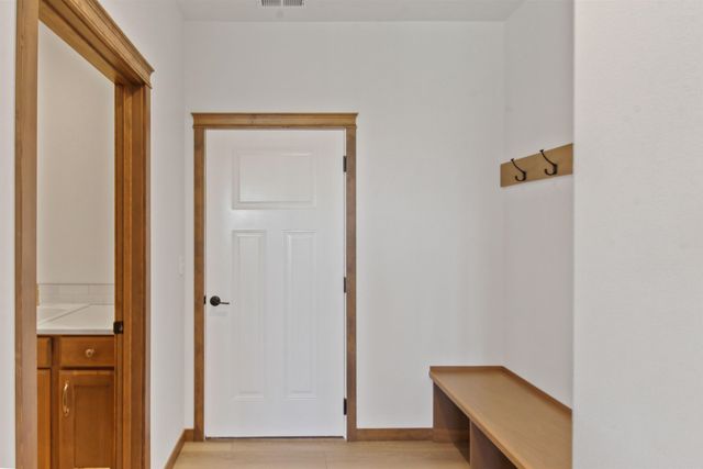 44 E Center Ln, Spokane, WA 99208