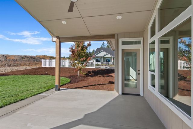 44 E Center Ln, Spokane, WA 99208