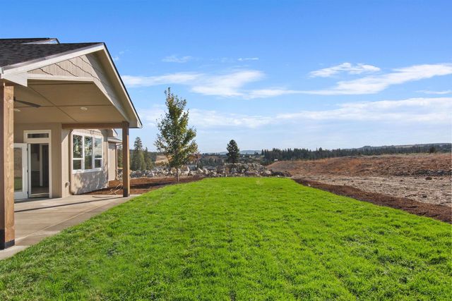 44 E Center Ln, Spokane, WA 99208