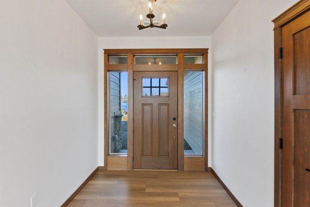 44 E Center Ln, Spokane, WA 99208