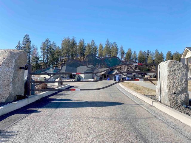 44 E Center Ln, Spokane, WA 99208