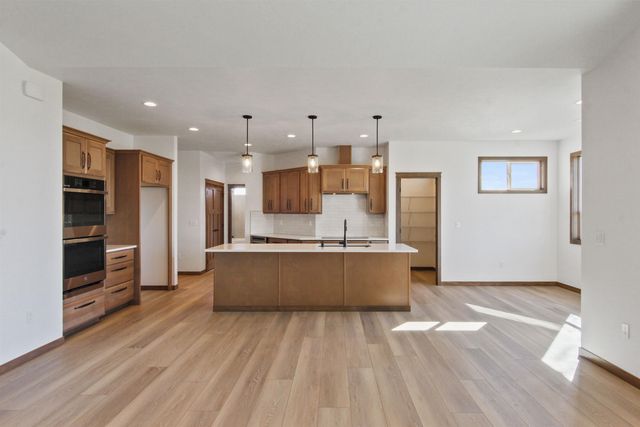 44 E Center Ln, Spokane, WA 99208
